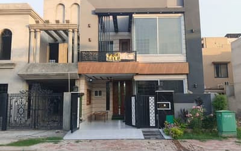 Bahria Lahore house for sale - 10 Marla Brand New House, Facing Park, Sector F