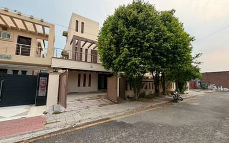 Bahria Lahore house for sale - Sector F gallery view