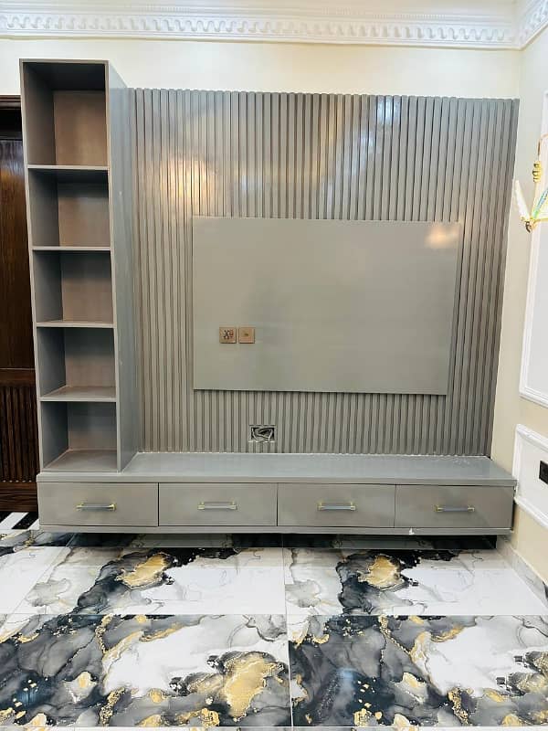 Shaheen Block 10 Marla Like New, gallery view