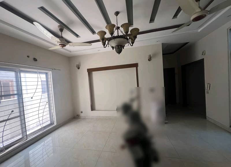 10 Marla Rafi Block House, gallery view
