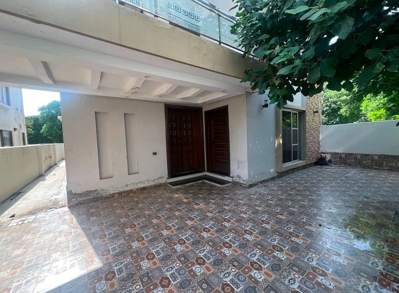 House For Rent in Bahria Town Lahore, 10 Marla Rafi Block House