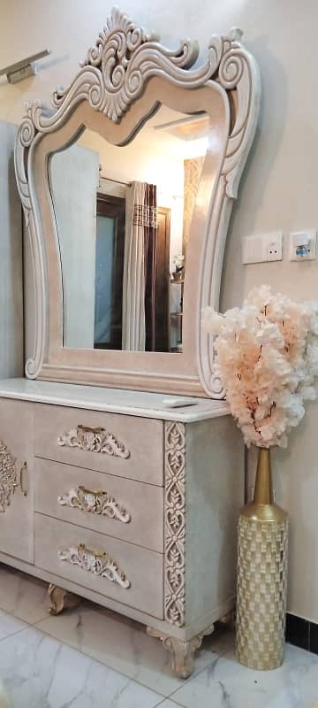 1 Kanal Luxury Family Home, gallery view