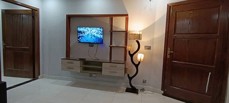 House For Rent in Bahria Town Lahore, 10 Marla Like New House