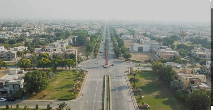 Plot for sale in Bahria Town Lahore, 6 Marla Corner Plot Jasmine Mall