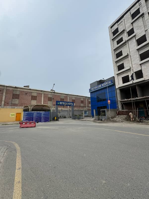 Plot for sale in Bahria Town Lahore, 4 Marla Hot Location Commercial