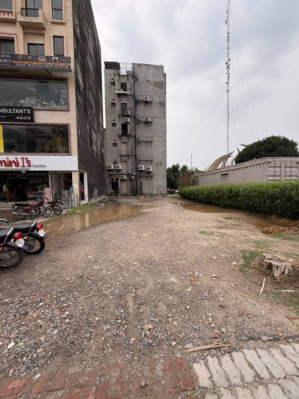 Plot for sale in Bahria Town Lahore, 8 Marla Commercial Canal Facing